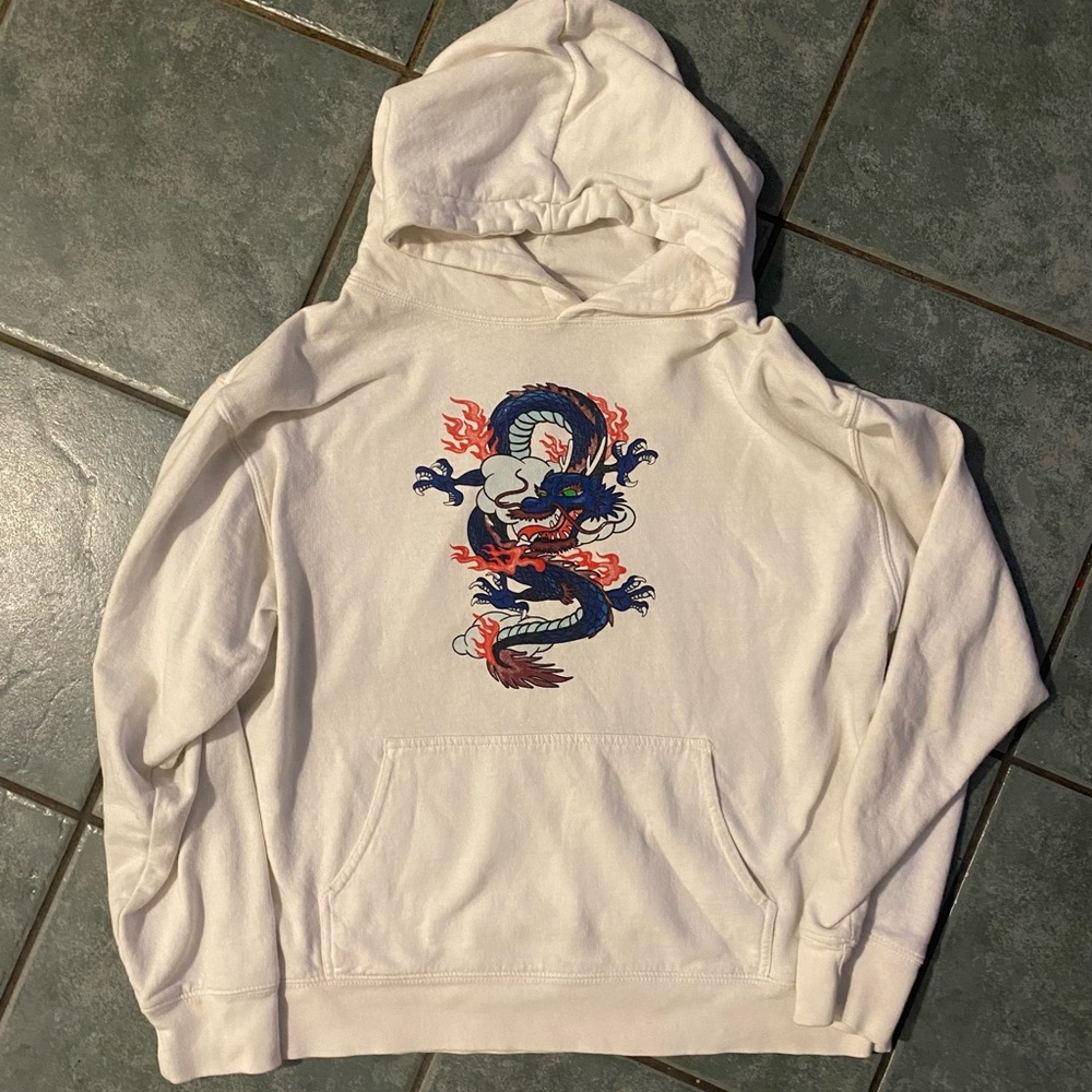 brandy Melville dragon sweatshirt one size and no blemishes